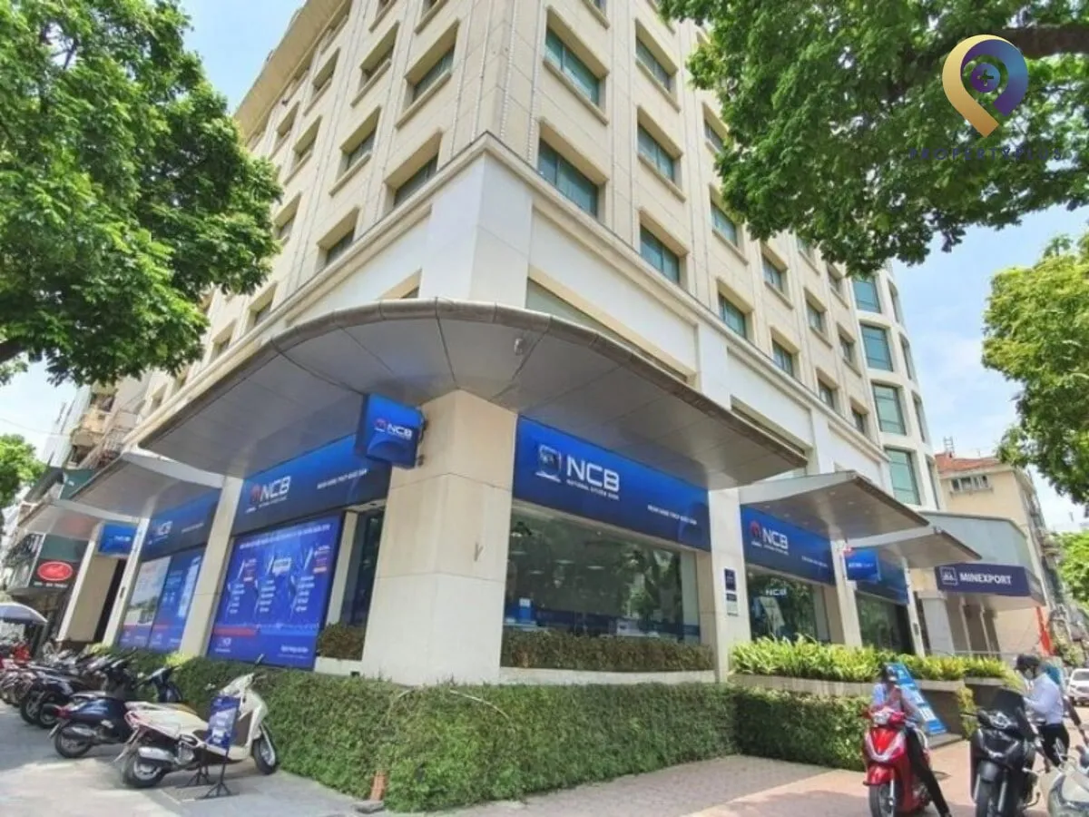Khu vực sảnh ngoài tòa nhà Minexport-Tower.